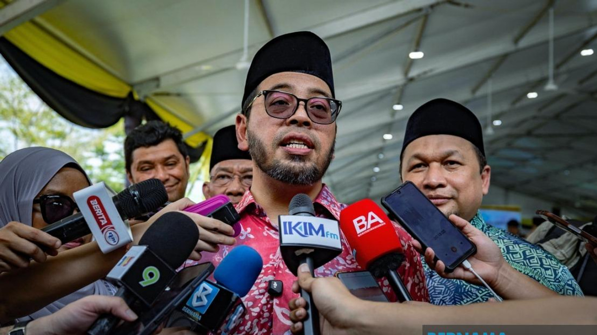 Government Positions Islamic Schools as Pillars of Nation-Building, Says Zulkifli