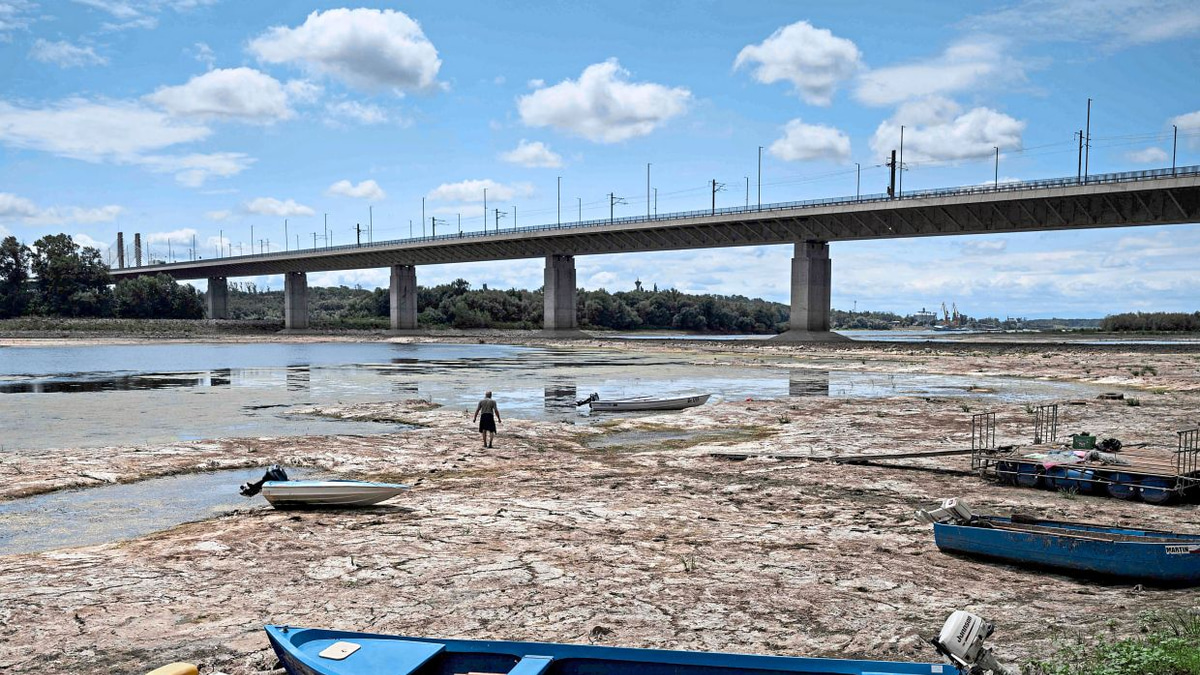 Danube's Historic Low Threatens Europe's Lifeline, Raising Climate Alarms
