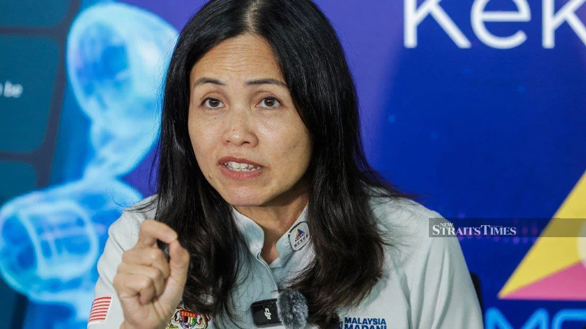 DAP's Teo Alleges Campaign Materials Manipulated to Undermine Pakatan Harapan in Johor