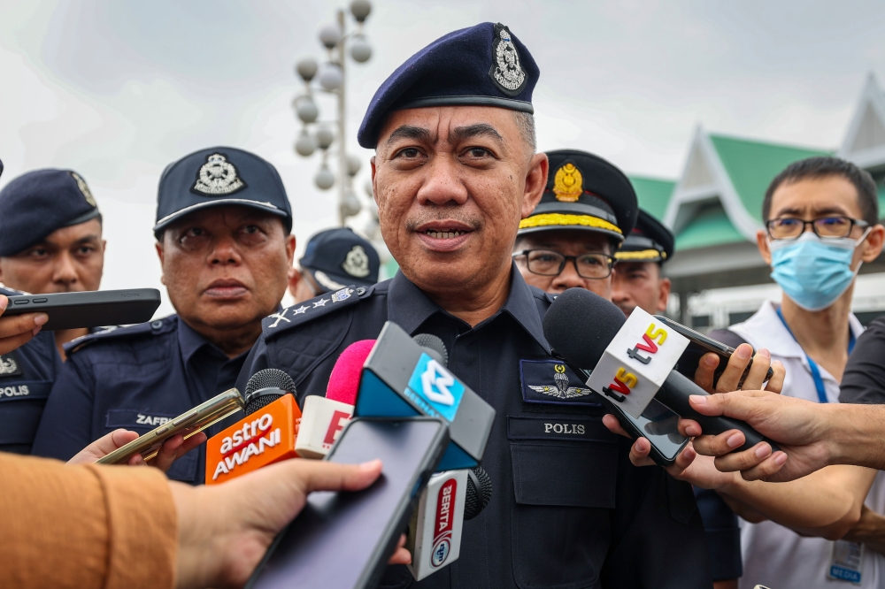 Married Couple Among Seven Detained After Police Seize 2.8kg MDMA in Perak Raids