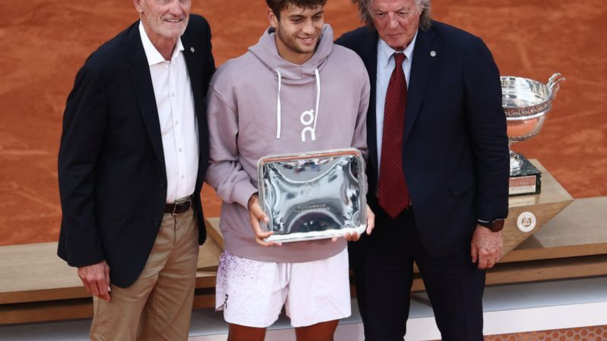 Cobolli Eyes ATP Finals Berth After French Open Final Loss