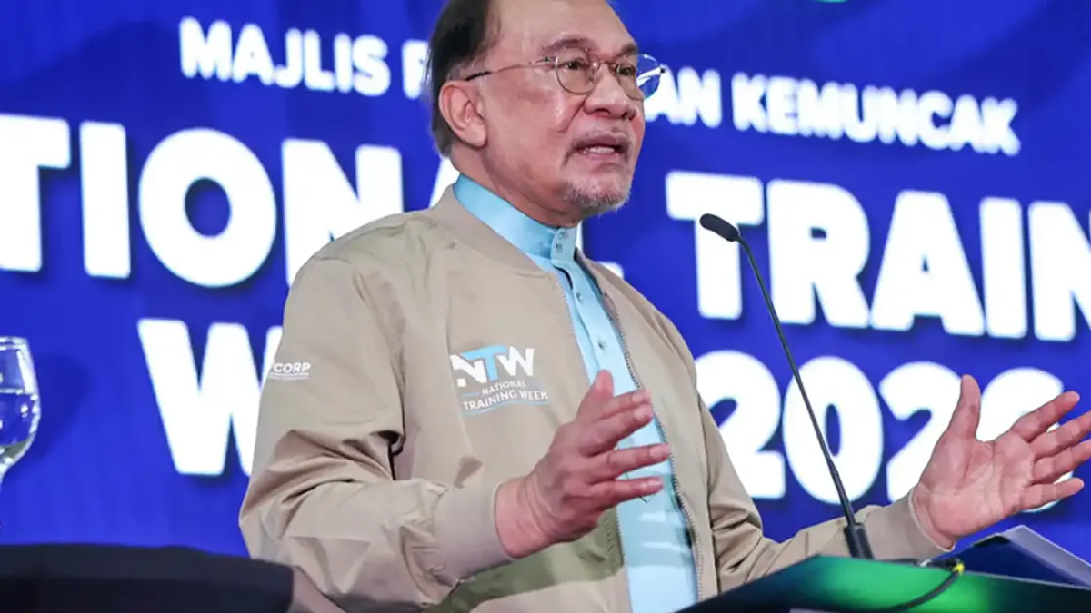 Anwar Defends Constitutional Loyalty of Non-Malay Communities, Rejects Sanusi Rhetoric