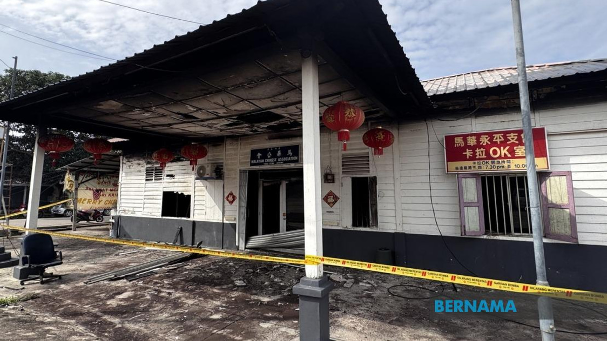 Fire Destroys MCA Office in Yong Peng, Hampering State Election Campaign