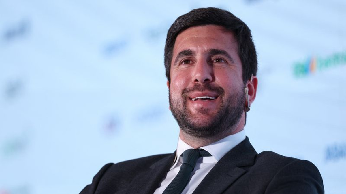 Energy entrepreneur Riquelme mounts first Real Madrid presidency challenge in two decades