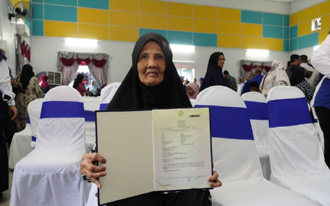 47 FELCRA Seri Gala Participants Secure Land Ownership Titles in Perak