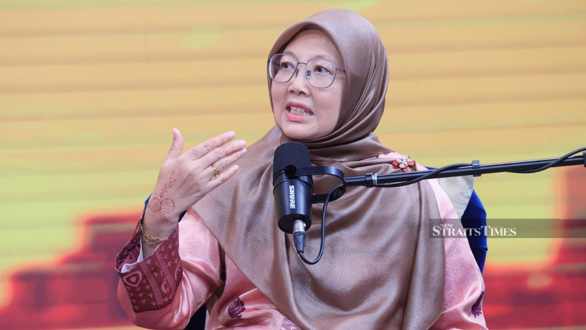 Pakatan Harapan's Communication Gap: Why Voters Don't Know About Its Wins, Says Zaliha