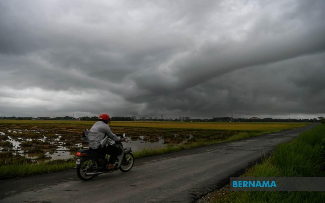 Eight States Face Thunderstorm Alert Until Evening