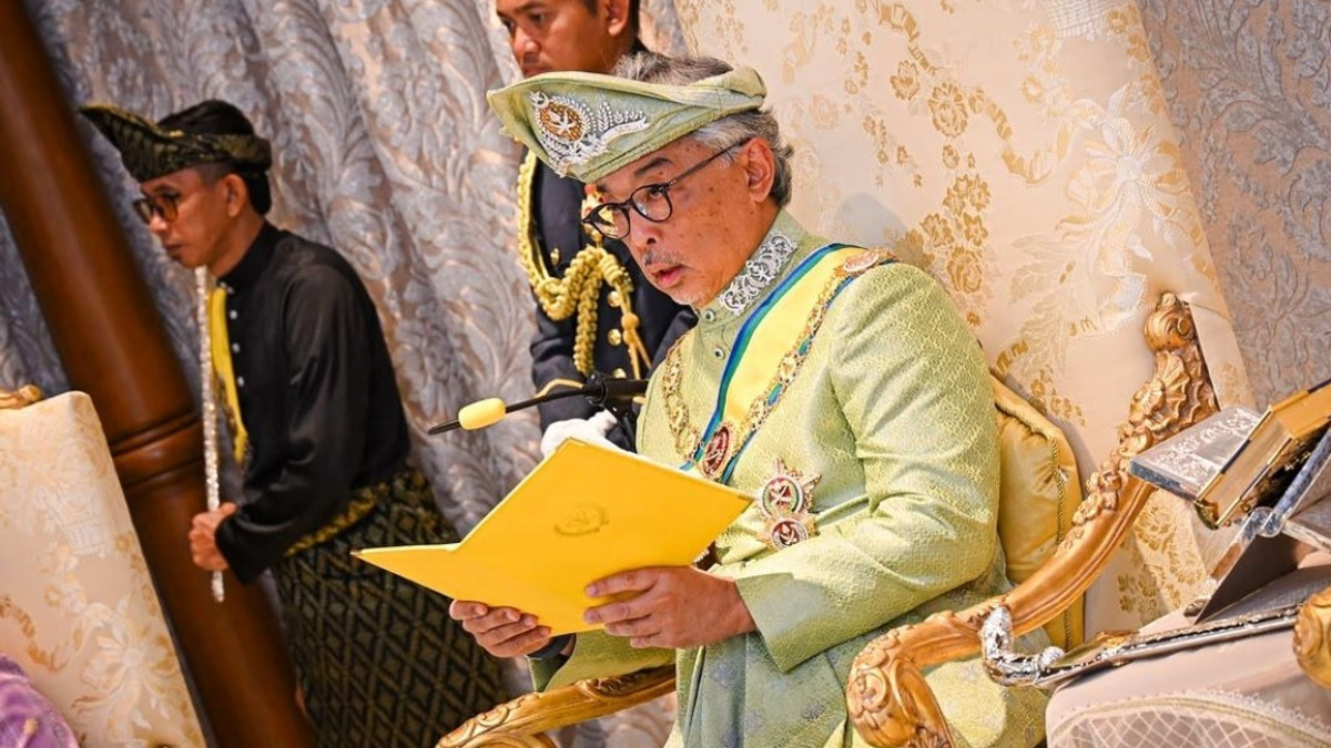 Sultan Abdullah Urges End to Street Racing, Vows Crackdown on Illegal Settlements