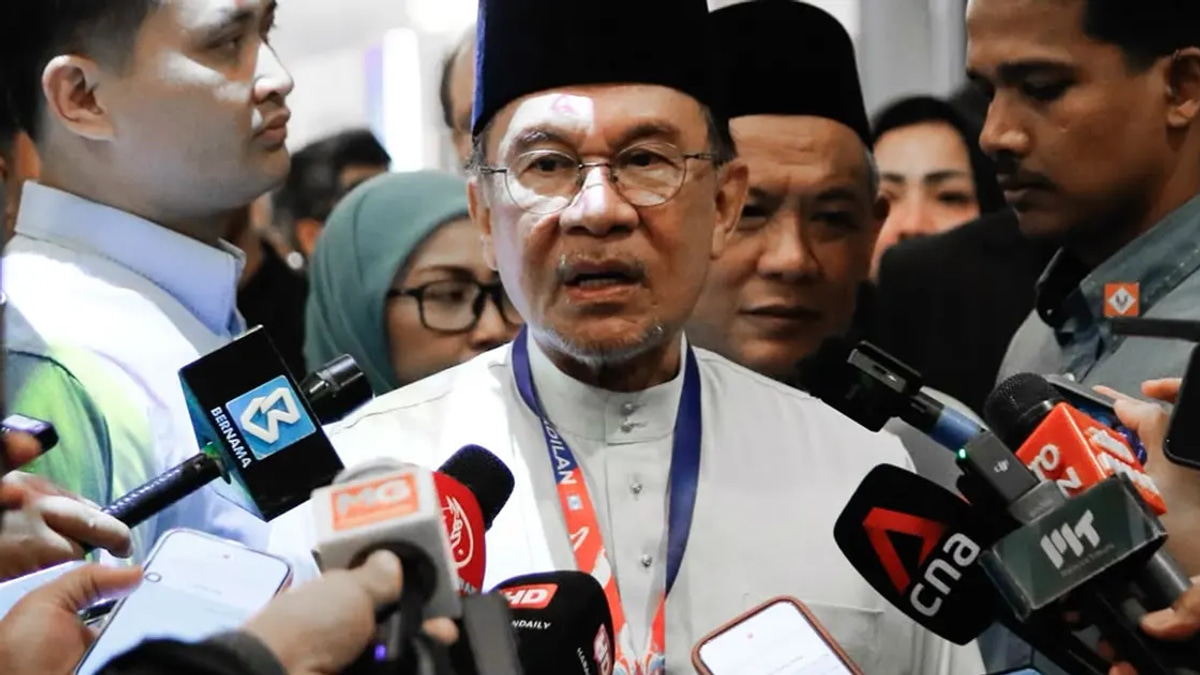 Anwar Dismisses Trust Concerns Over Zahid, Blames KJ's Personal Interpretation
