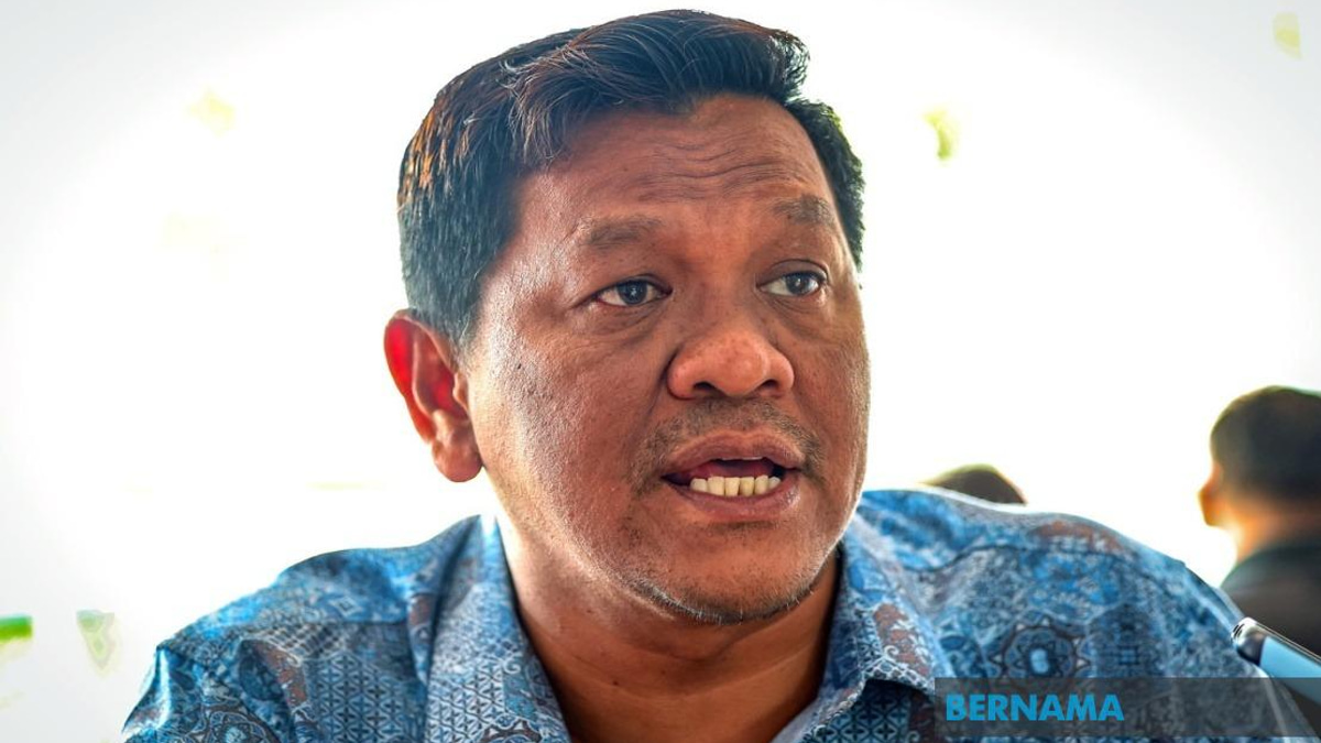 200 Renggam Motorcyclists Receive RM5 Fuel Vouchers Under Government Grassroots Initiative