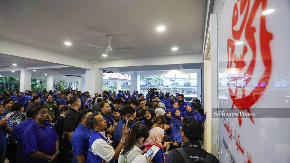 Johor's Political Stage Set as Barisan Nasional Prepares to Name Election Slate