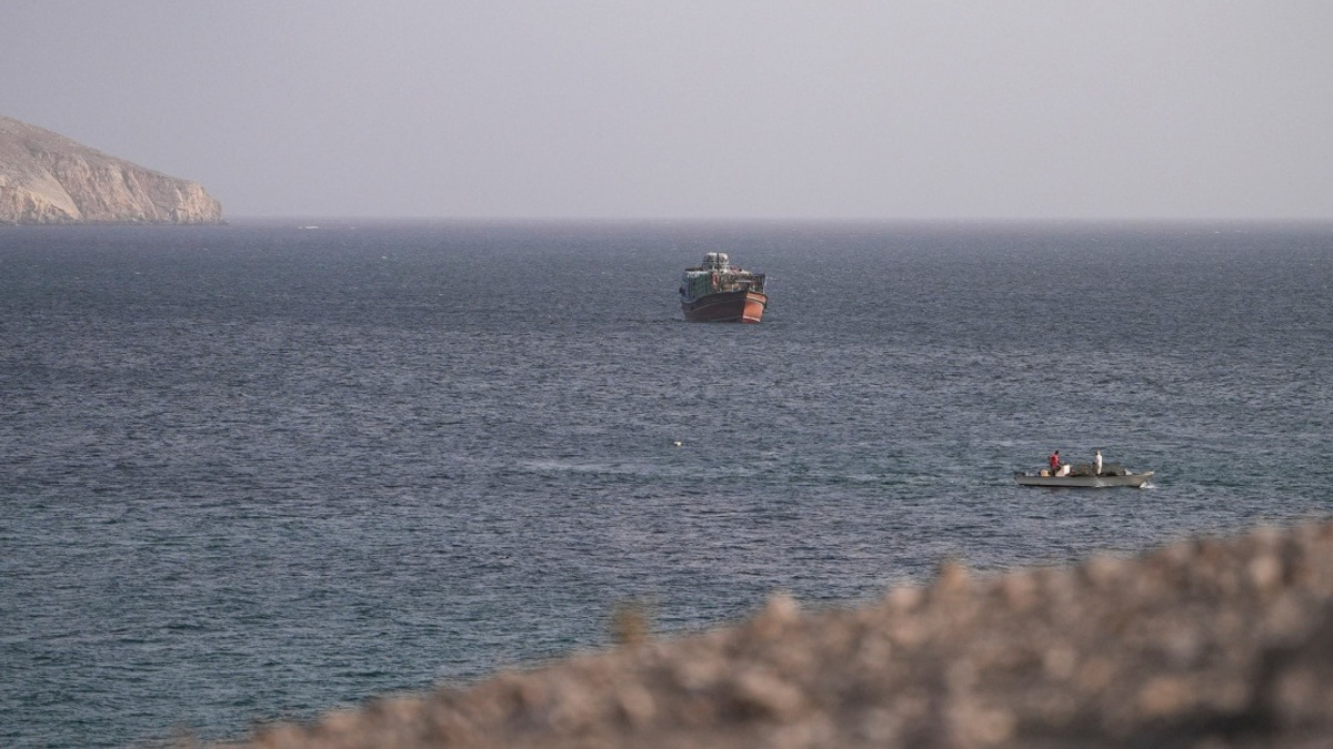 Iran and Oman Near Agreement on New Strait of Hormuz Shipping Arrangements