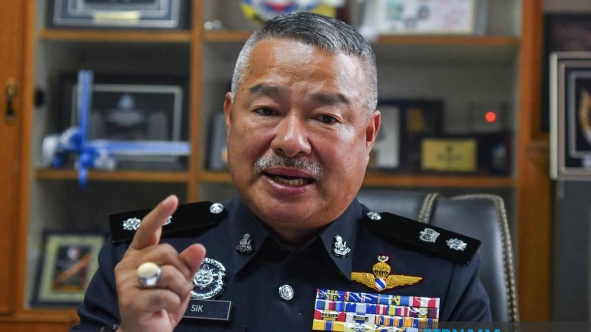 Police Ramp Up Traffic Control in Gua Musang as Holiday Rush Intensifies