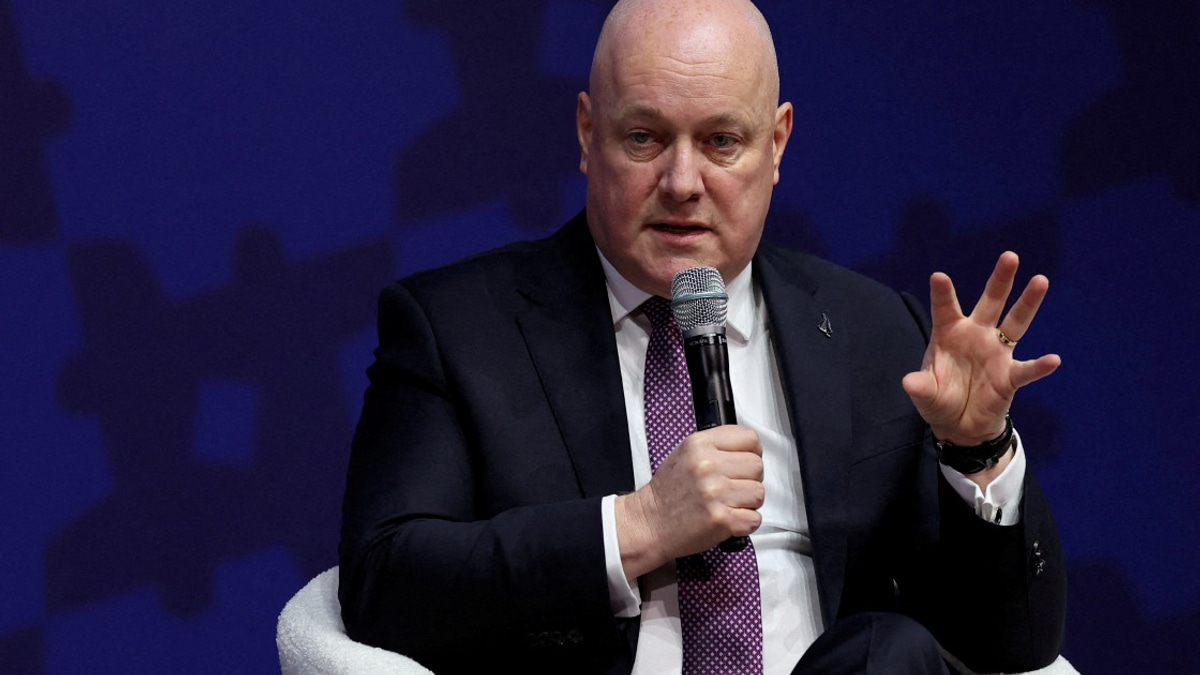 New Zealand PM Luxon Opens Door to Electoral System Referendum Amid Coalition Tensions