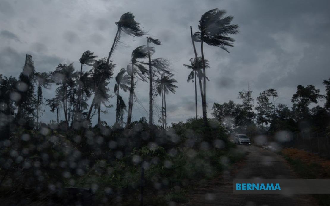 Severe Weather Alert: Thunderstorms and Heavy Rain Expected Across Peninsular Malaysia and Sarawak Until Early Afternoon