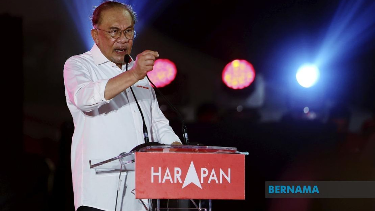 Anwar Urges Restraint on Royal, Constitutional Issues in Negeri Sembilan Campaign