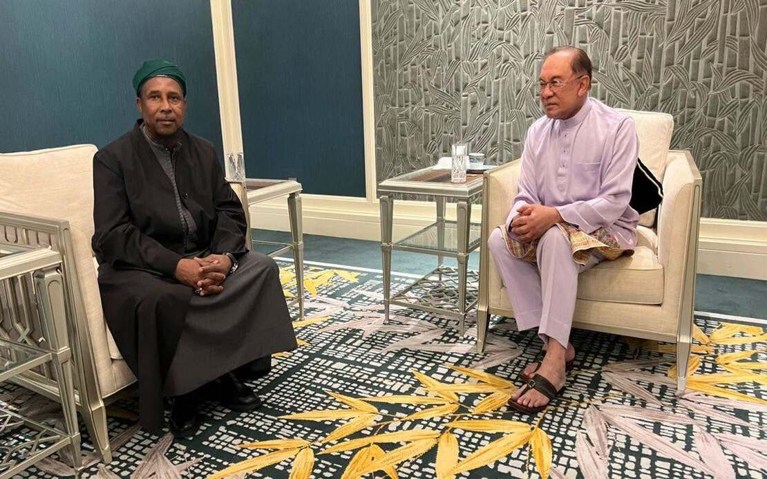 PM Anwar Meets Gambian Islamic Scholar at Close of Month-Long Malaysian Dakwah Tour