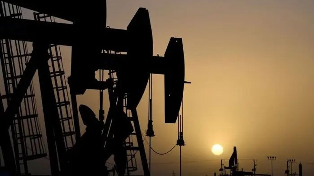 Oil surges amid escalating US-Iran tensions and Red Sea closure threats