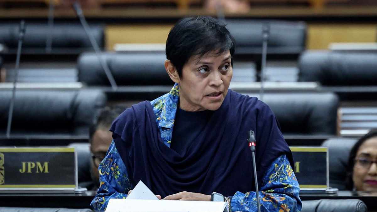 Government Takes 'Corporate Mafia' Allegations Seriously, Says Azalina — But Royal Commission Depends on Probe Results