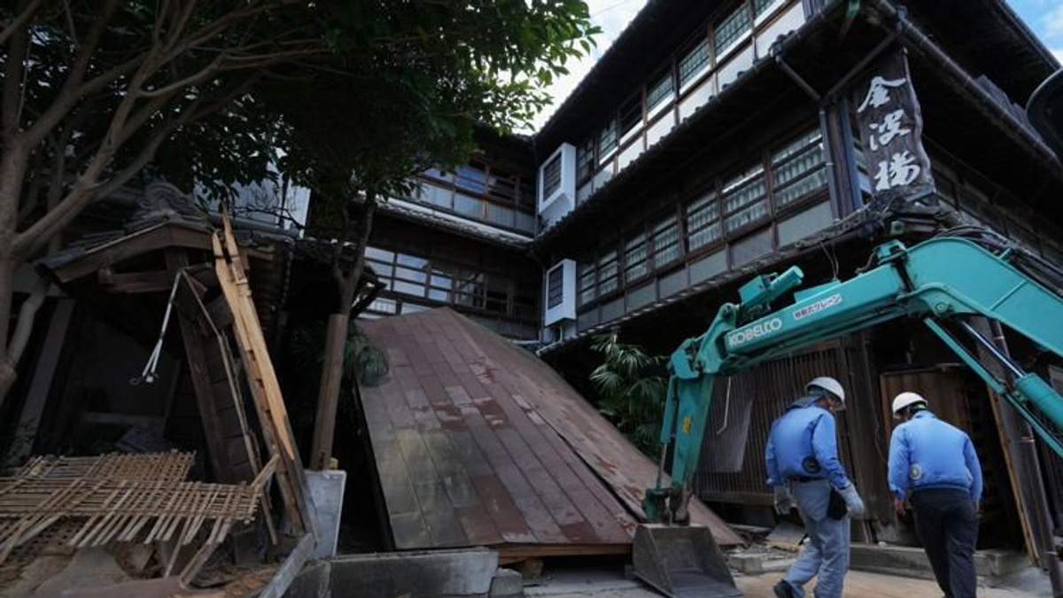 Heat stroke claims life of elderly woman sheltering in car after Kumamoto earthquake