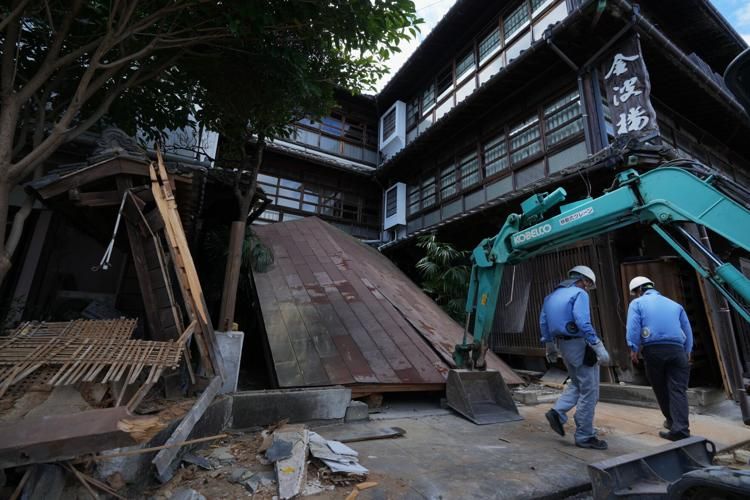 Heat stroke claims life of elderly woman sheltering in car after Kumamoto earthquake