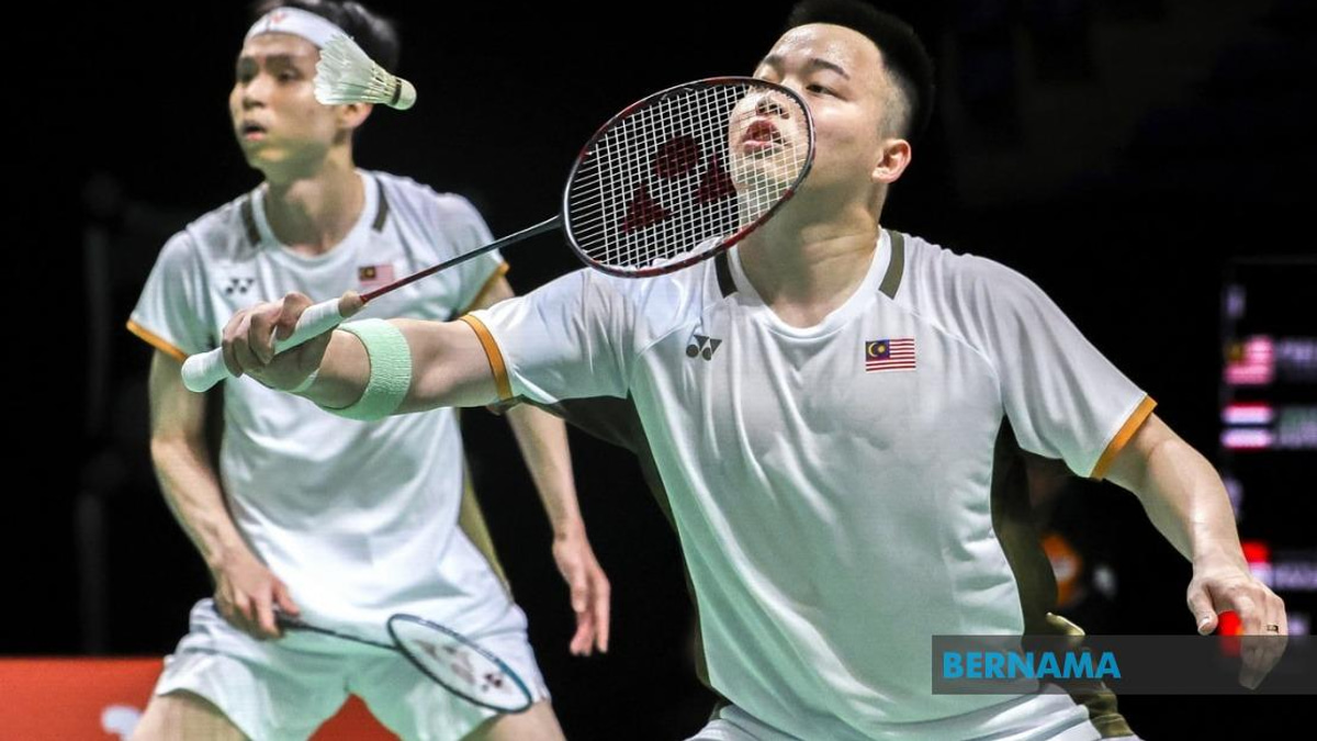 Aaron-Wooi Yik, Pearly-Thinaah Advance at Indonesia Open 2026