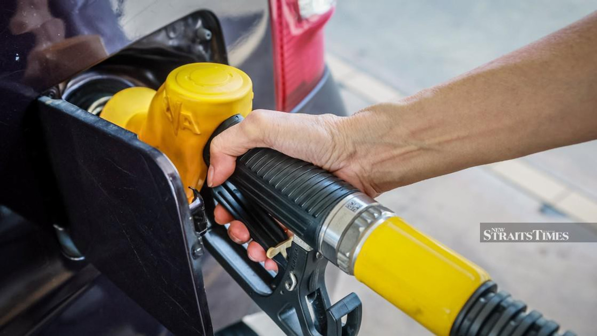 Malaysia Absorbs Spiralling Oil Costs to Maintain Affordable Fuel Prices for Citizens