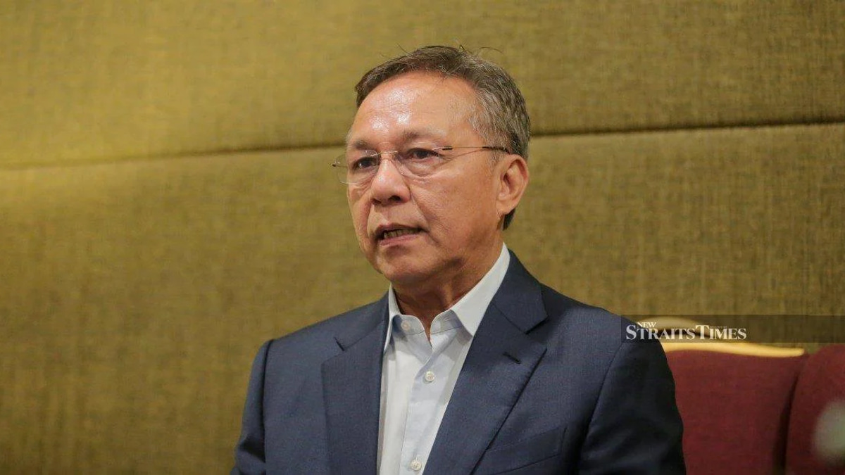 Ex-Johor MB Hasni Downplays Parliament Bid Amid BN Candidacy Rumours