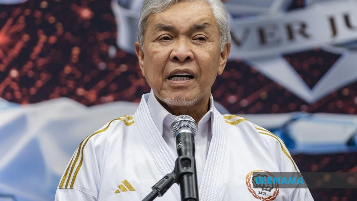 BN Takes Measured Stance as Party Members Exit Ahead of Johor Election