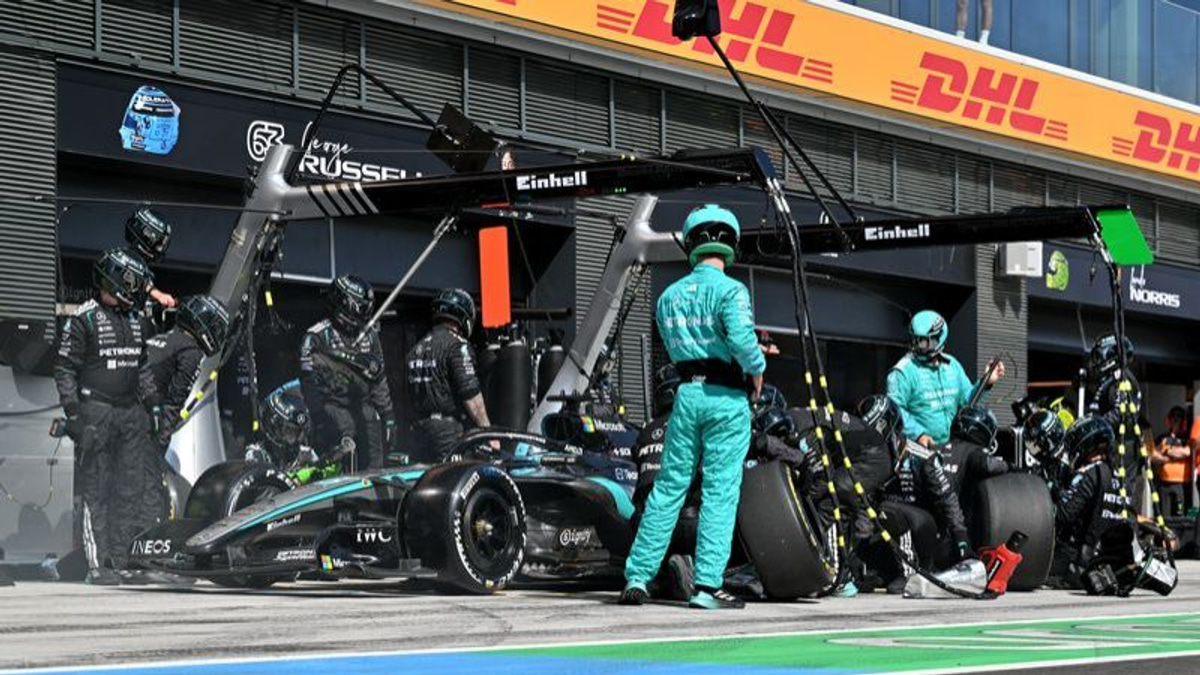 Hungary Setback Leaves Russell Emotionally Drained as Mercedes Struggles Mount