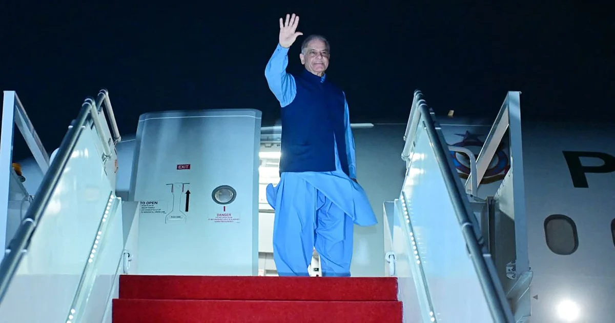 Pakistan's Premier Heads to Switzerland for US-Iran Peace Talks
