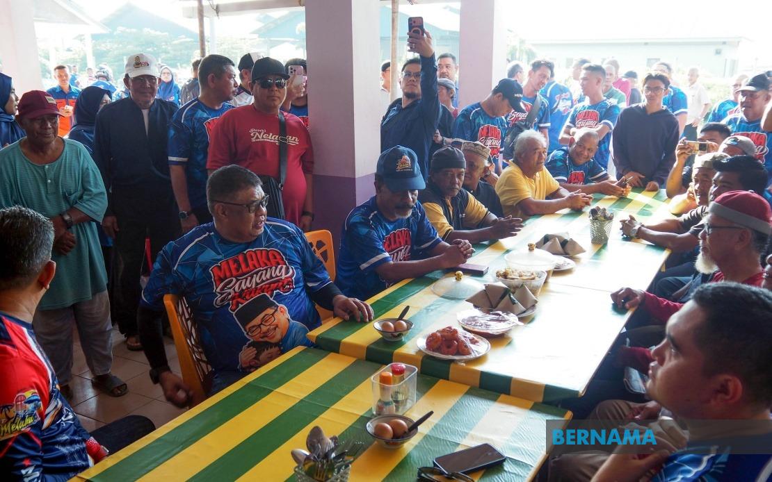 Melaka Launches Support Scheme for Fishermen with PERKESO Coverage and Fish-Finding Technology