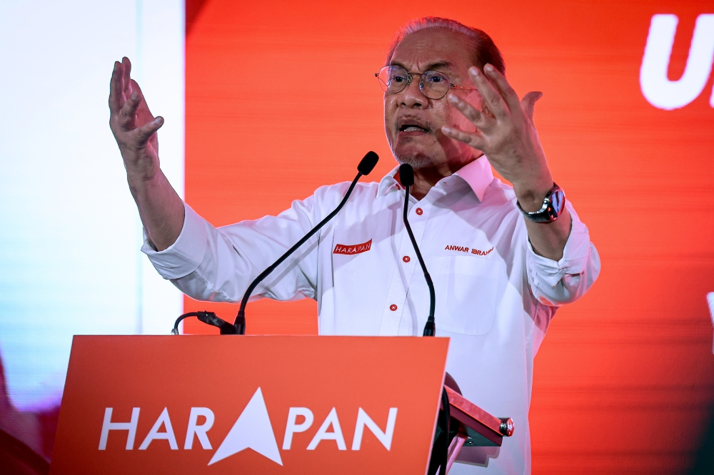 Anwar launches Negeri Sembilan campaign push to energise Pakatan's electoral drive