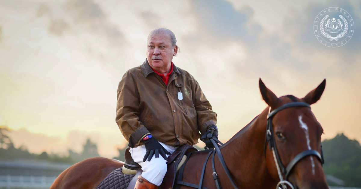 King Sustains Daily Equestrian Regimen at Johor Palace Grounds