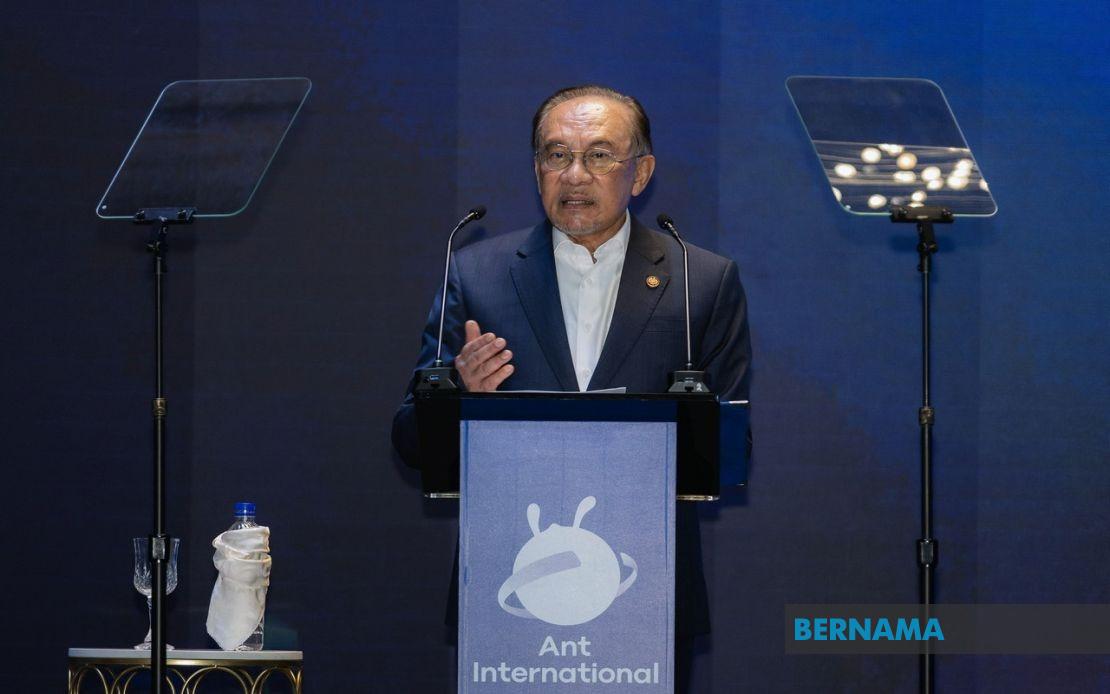 Malaysia Must Accelerate AI Readiness, Says Anwar at Ant International Launch