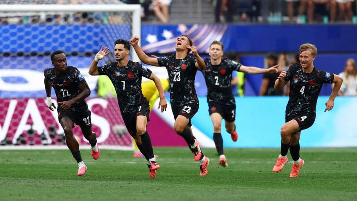 Eustaquio's dramatic stoppage-time goal sends Canada into World Cup knockout rounds