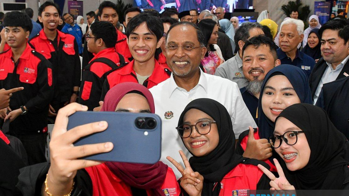 LRT3 Shah Alam Line Transforms Campus Mobility as UiTM Launches Semiconductor Initiative