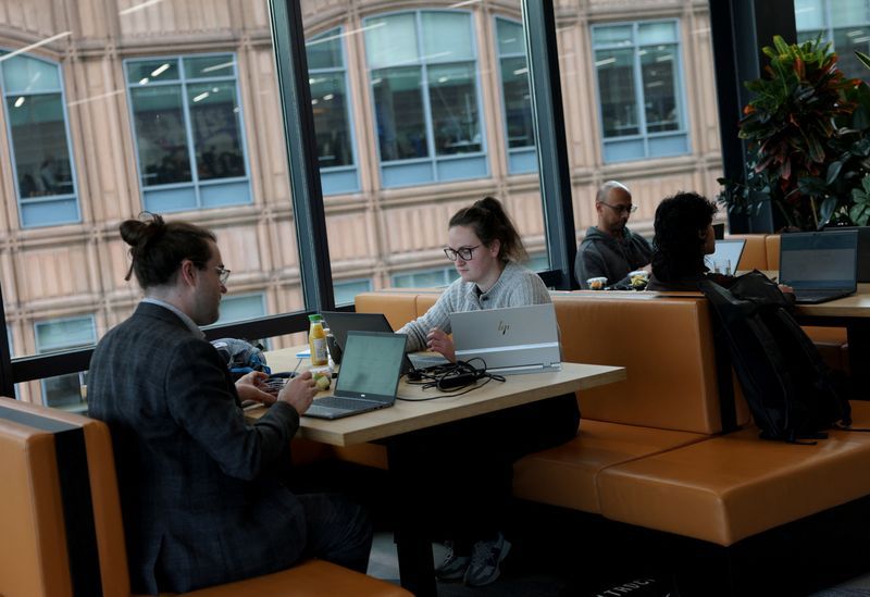 UK economy gains momentum from artificial intelligence investment boom