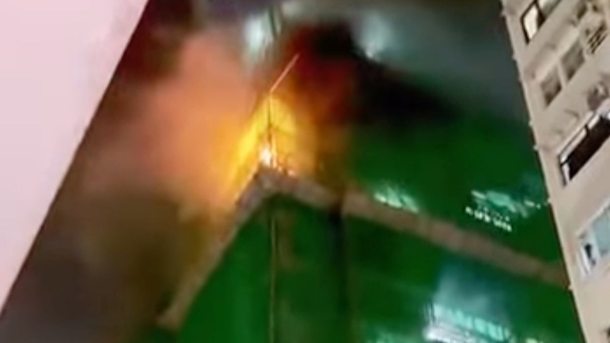 One killed, four hurt in Hong Kong subdivided flat fire as 300 evacuated