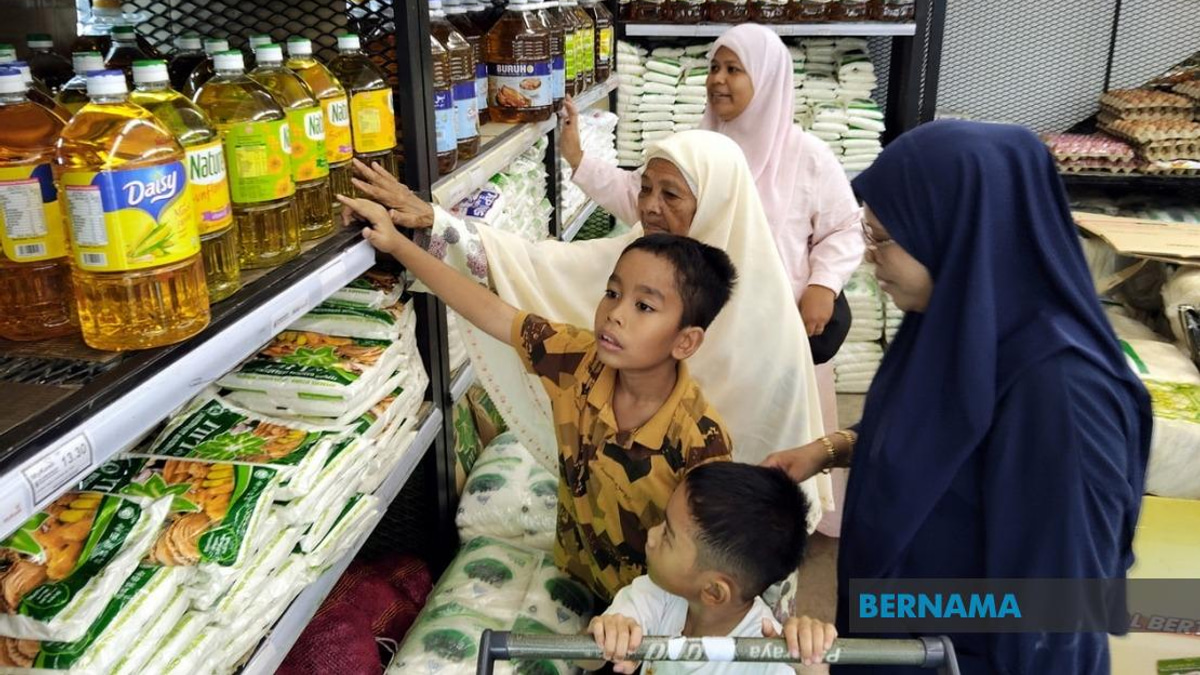 Government Steps Up Price Controls as Cost of Living Concerns Persist