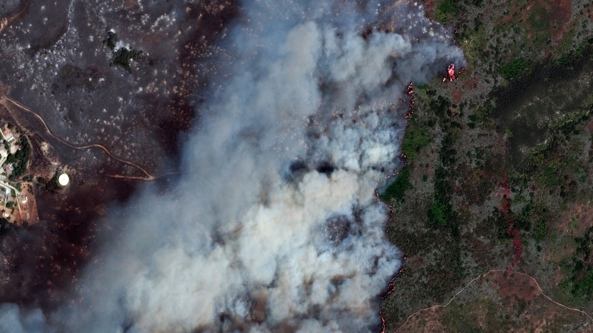 Over 17,000 Evacuated as Fast-Moving Wildfire Sweeps Through Southern California