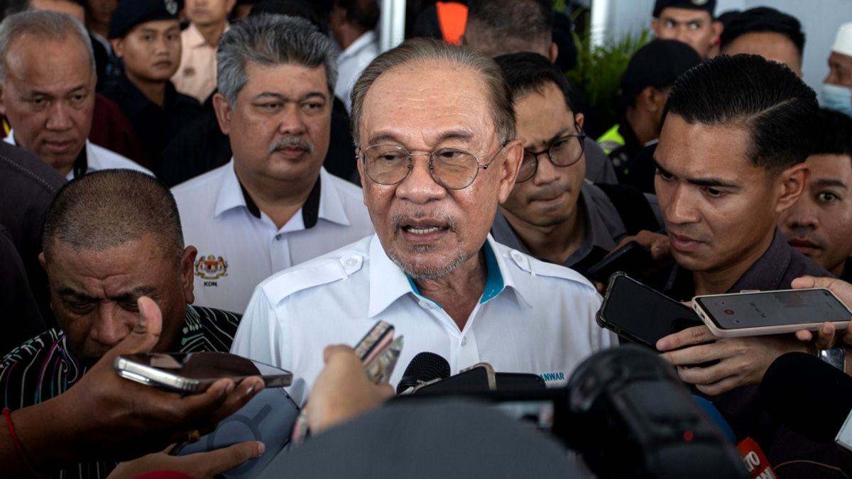 Anwar stands by KWAP amid eFishery setback, points to RM12.9b profit as vindication