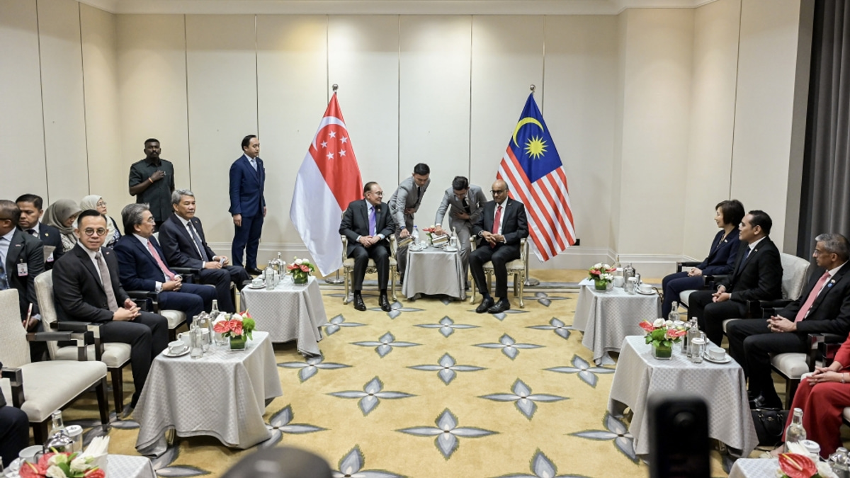 Singapore President Halimah Pledges Strengthened Ties During Kuala Lumpur State Visit