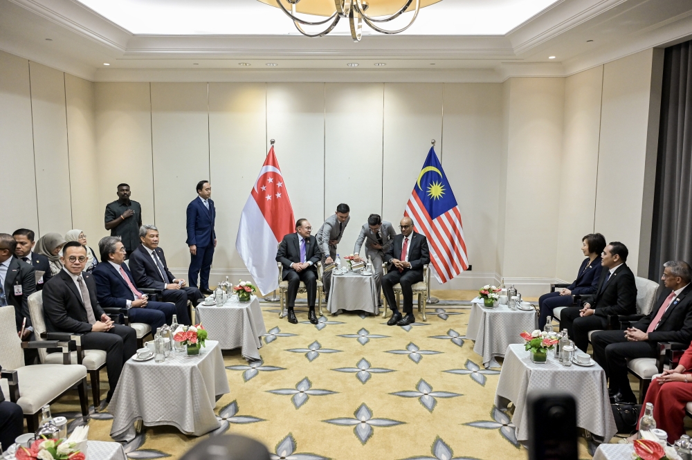 Singapore President Halimah Pledges Strengthened Ties During Kuala Lumpur State Visit