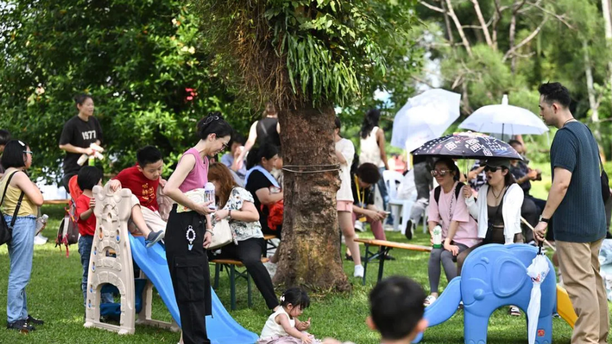 Singapore's Large Families Scheme Reaches 5,000 Children with S$10,000 Grants