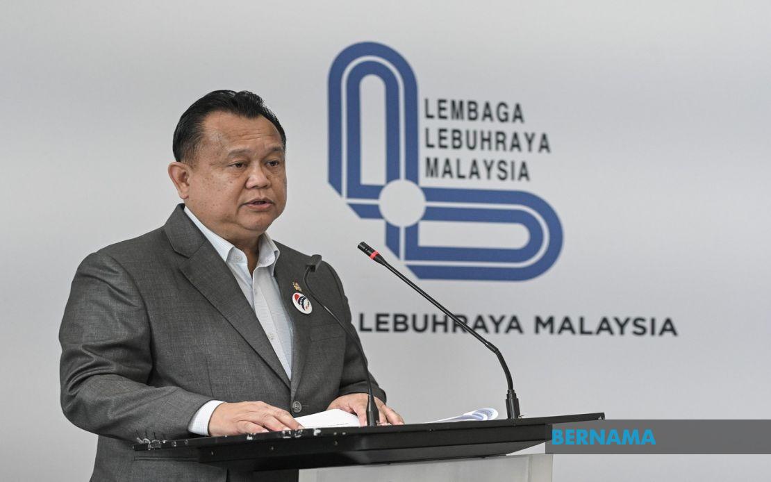 Government Invests RM25.2 Million in Solar LED Lighting for 32 Dangerous Highway Sections