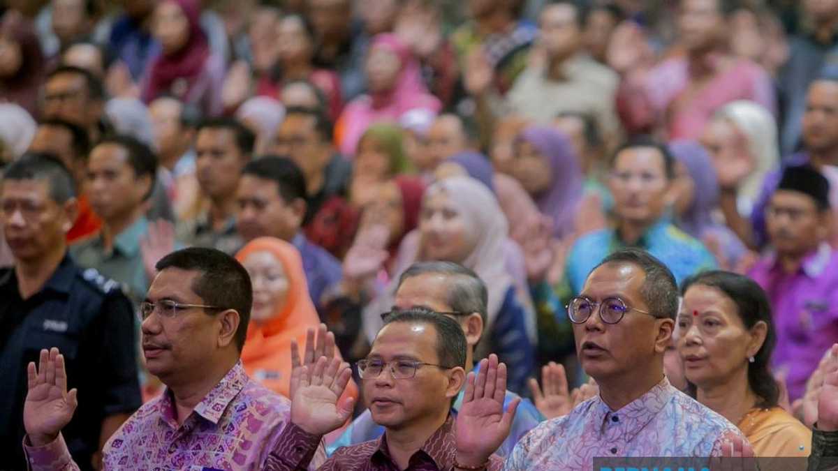 Civil Service Must Be Integrity-Driven Engine of Policy Continuity, Says PM Anwar