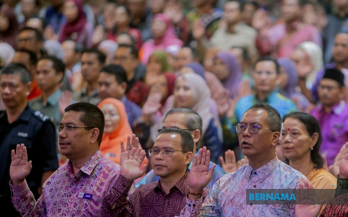 Civil Service Must Be Integrity-Driven Engine of Policy Continuity, Says PM Anwar