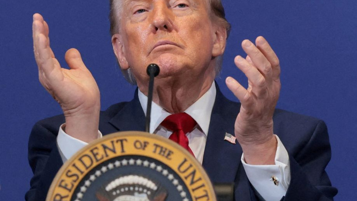 US tightens visa rules for foreign students and journalists, imposing stricter limits on Chinese media workers