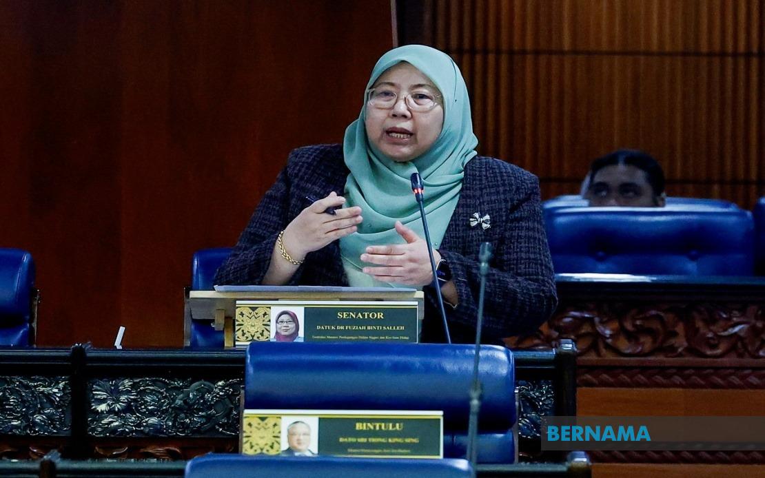eCOSS App Proving Successful in Preventing Subsidised Cooking Oil Leakage, Says Fuziah